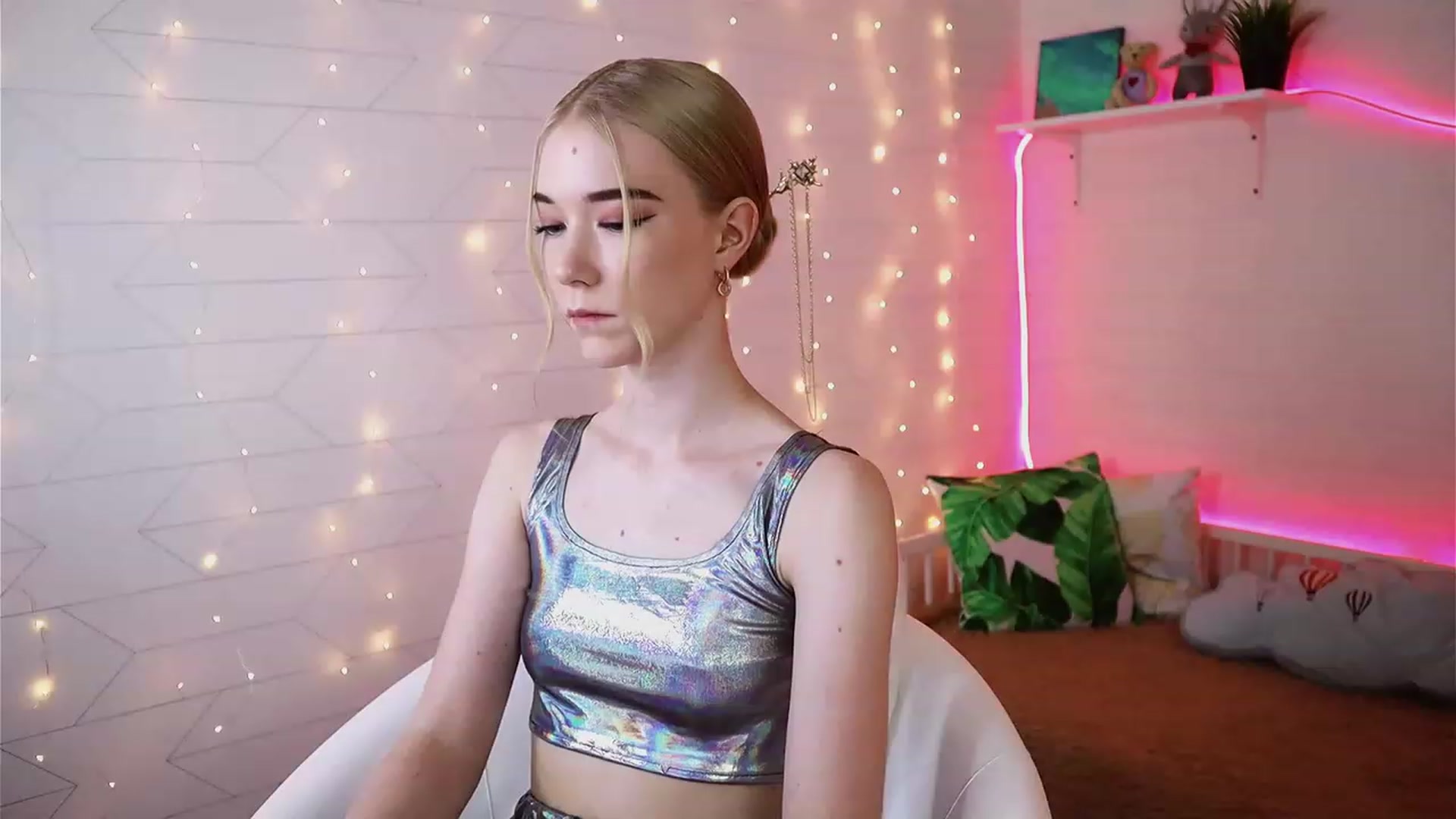 Gallery image thumbnail from Litl_Mia's myfreecams stream on, 07/13/2023, 16:55 image 1 of 20