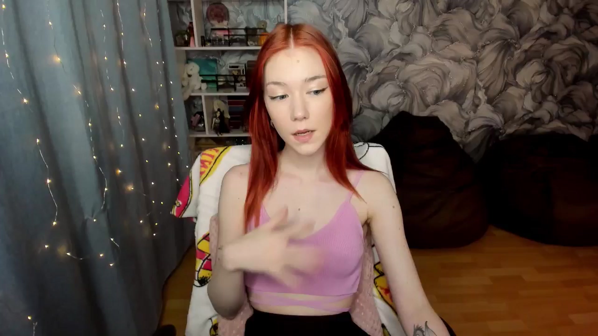 Gallery image thumbnail from Litl_Mia's myfreecams stream on, 05/27/2025, 18:31 image 4 of 20