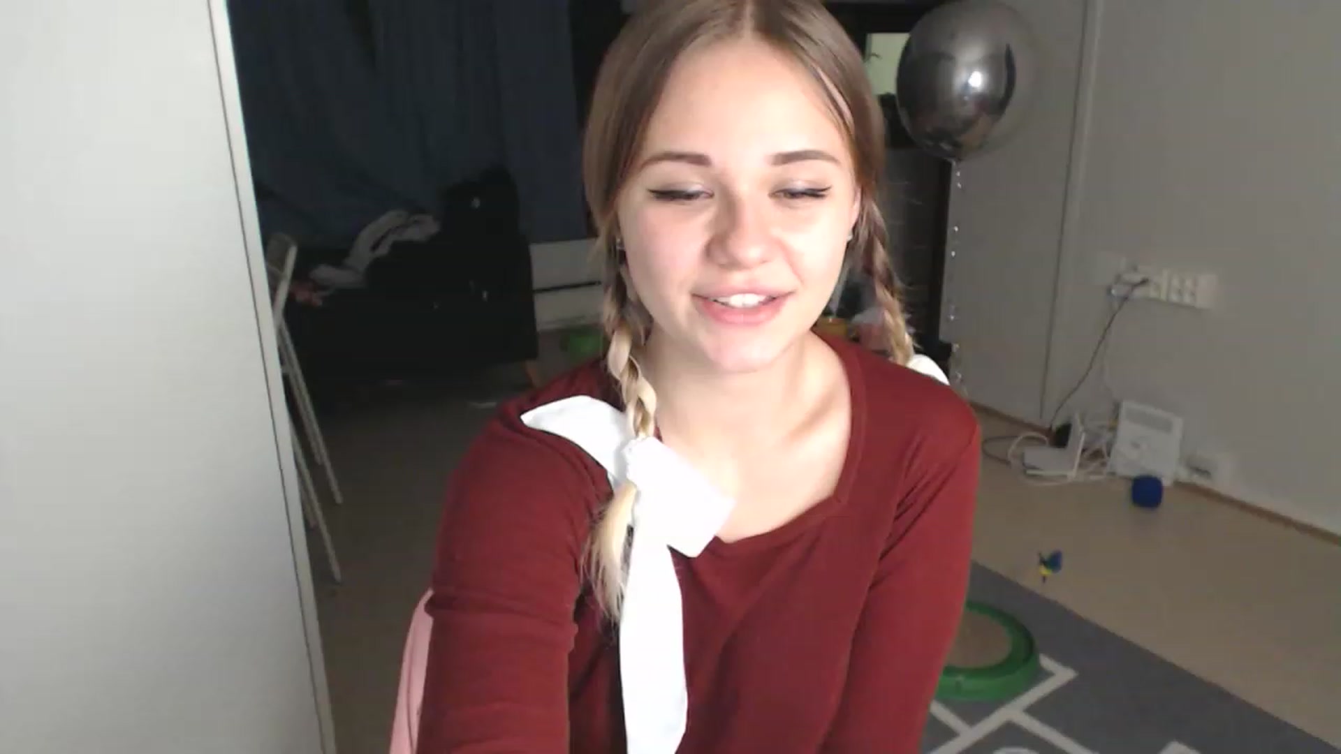 Gallery image thumbnail from Litllebaby's myfreecams stream on, 11/14/2022, 22:30 image 19 of 20