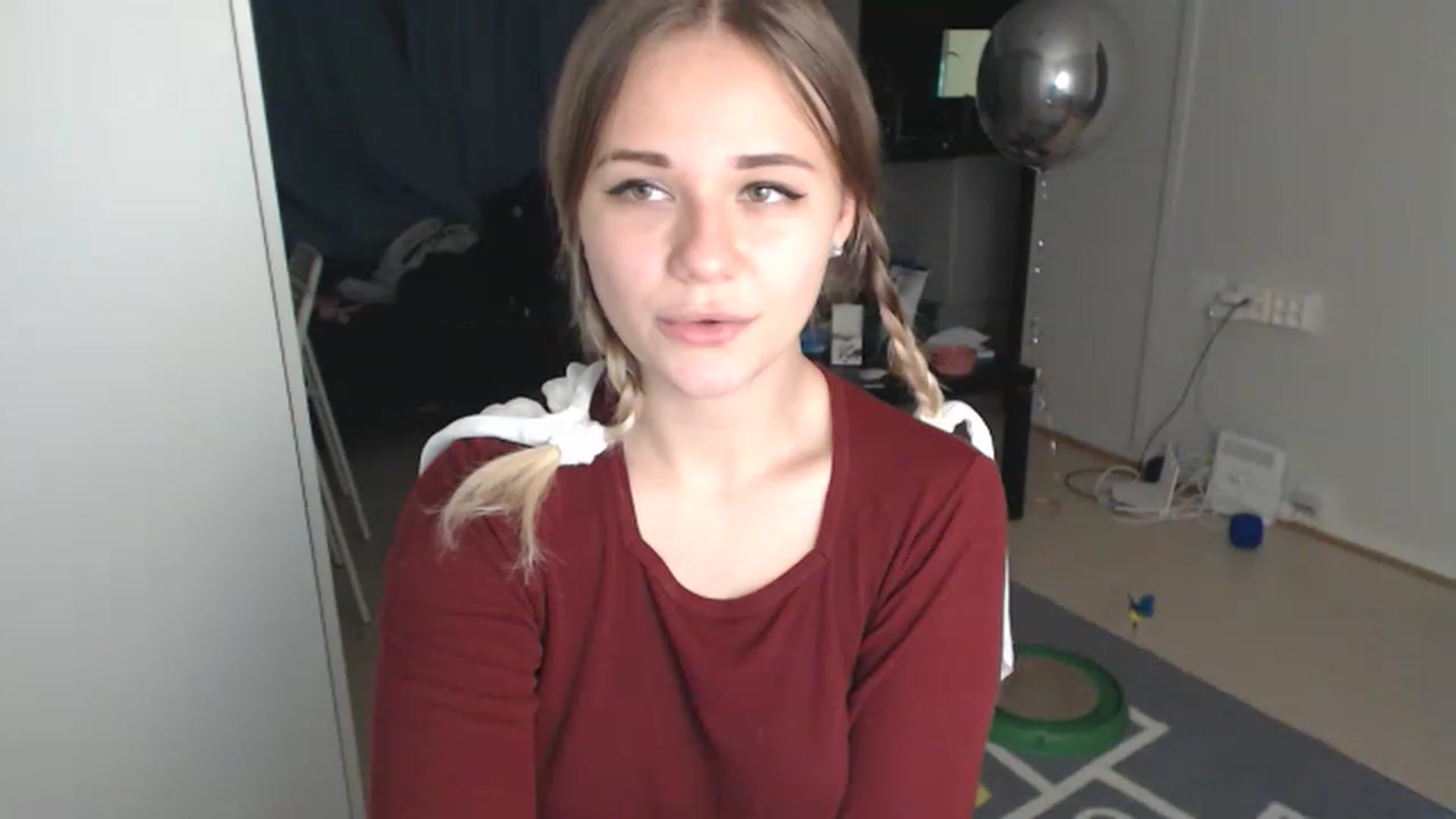 Gallery image thumbnail from Litllebaby's myfreecams stream on, 11/14/2022, 22:30 image 10 of 20