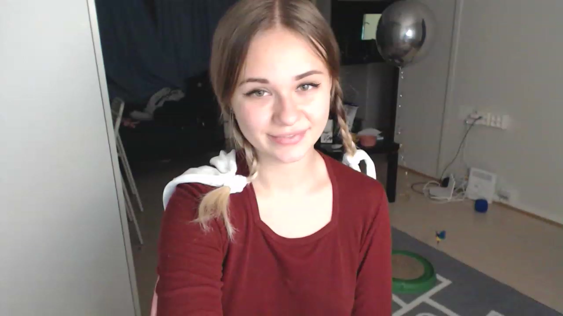 Gallery image thumbnail from Litllebaby's myfreecams stream on, 11/14/2022, 22:30 image 15 of 20
