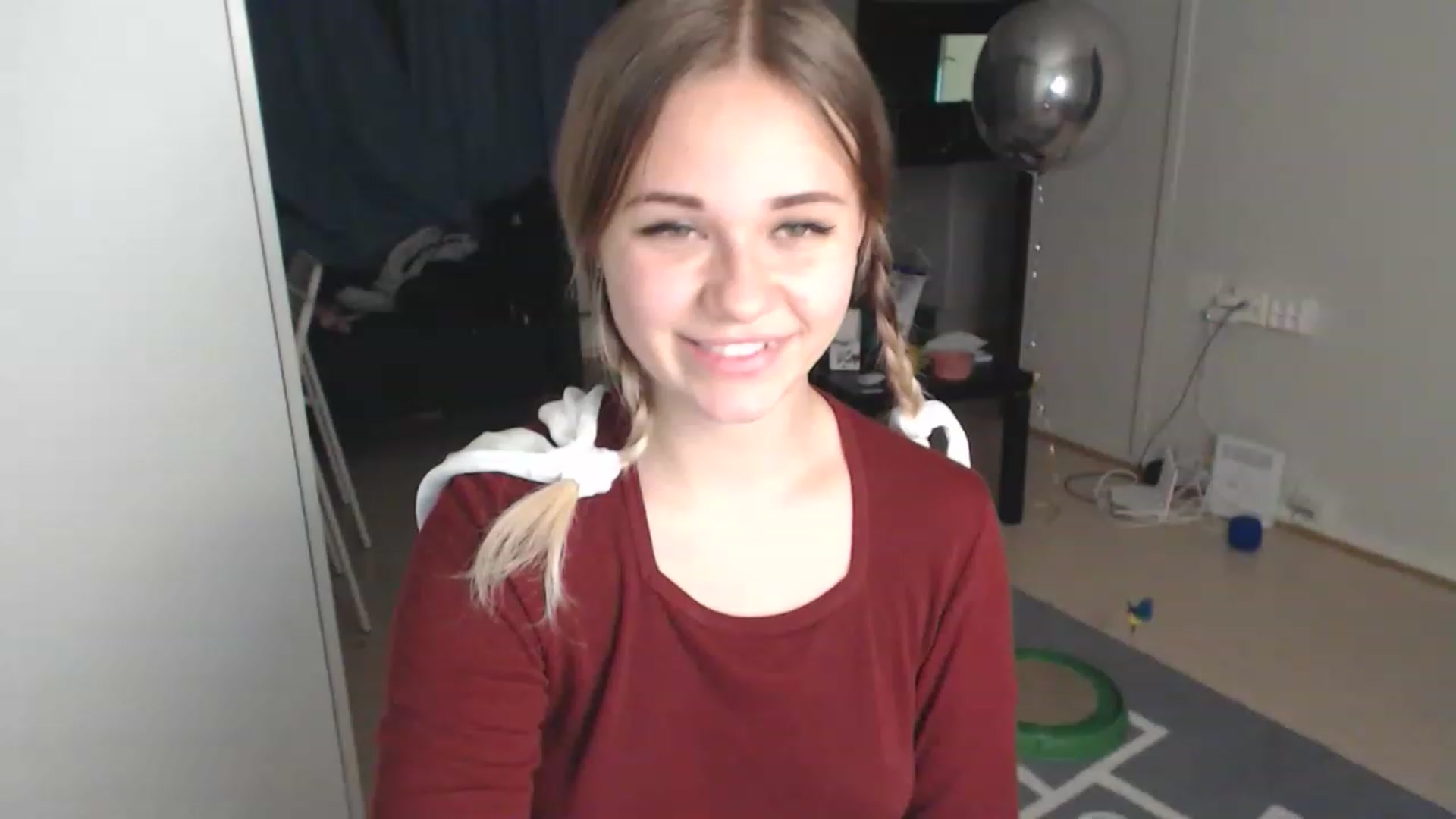 Gallery image thumbnail from Litllebaby's myfreecams stream on, 11/14/2022, 22:30 image 14 of 20