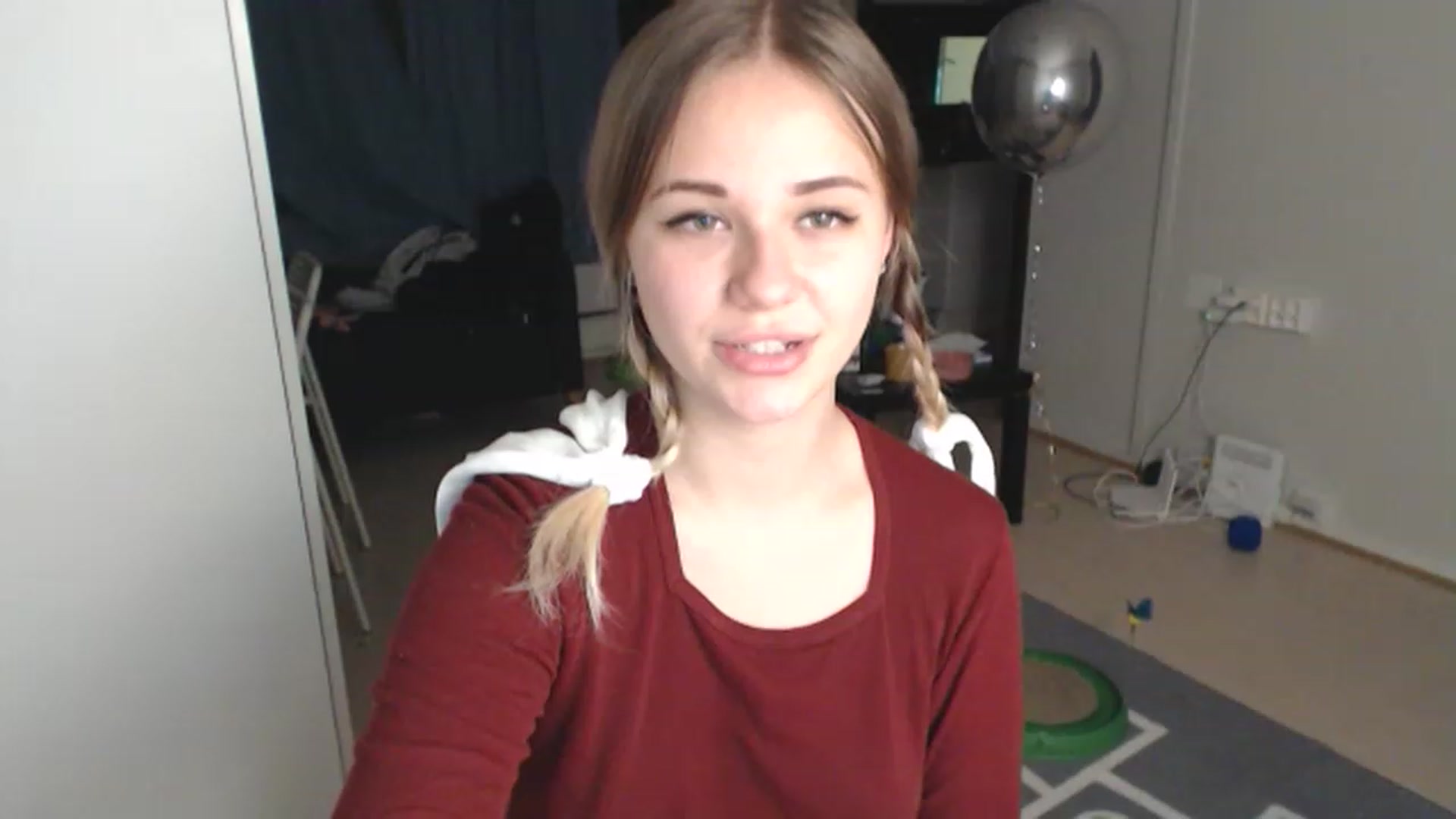 Gallery image thumbnail from Litllebaby's myfreecams stream on, 11/14/2022, 22:30 image 16 of 20
