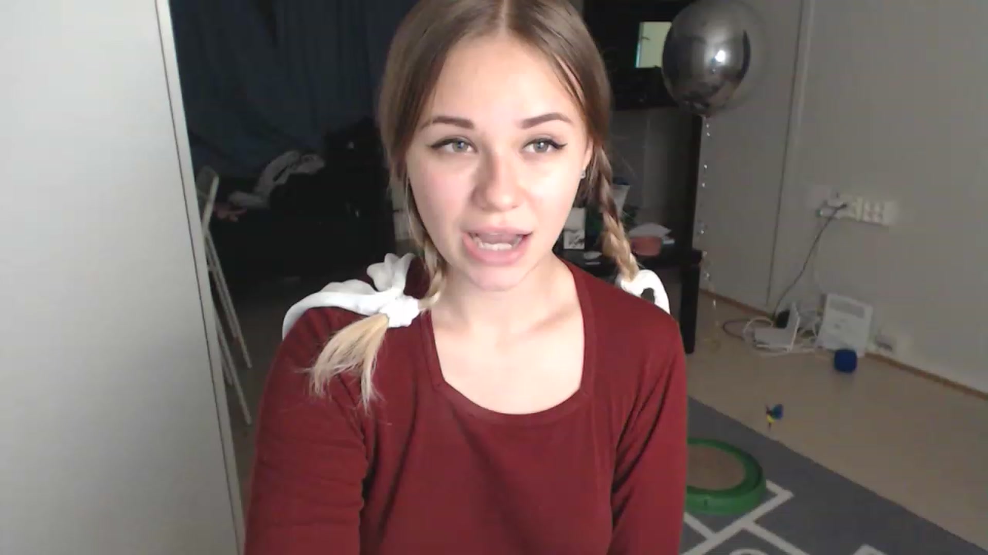 Gallery image thumbnail from Litllebaby's myfreecams stream on, 11/14/2022, 22:30 image 12 of 20
