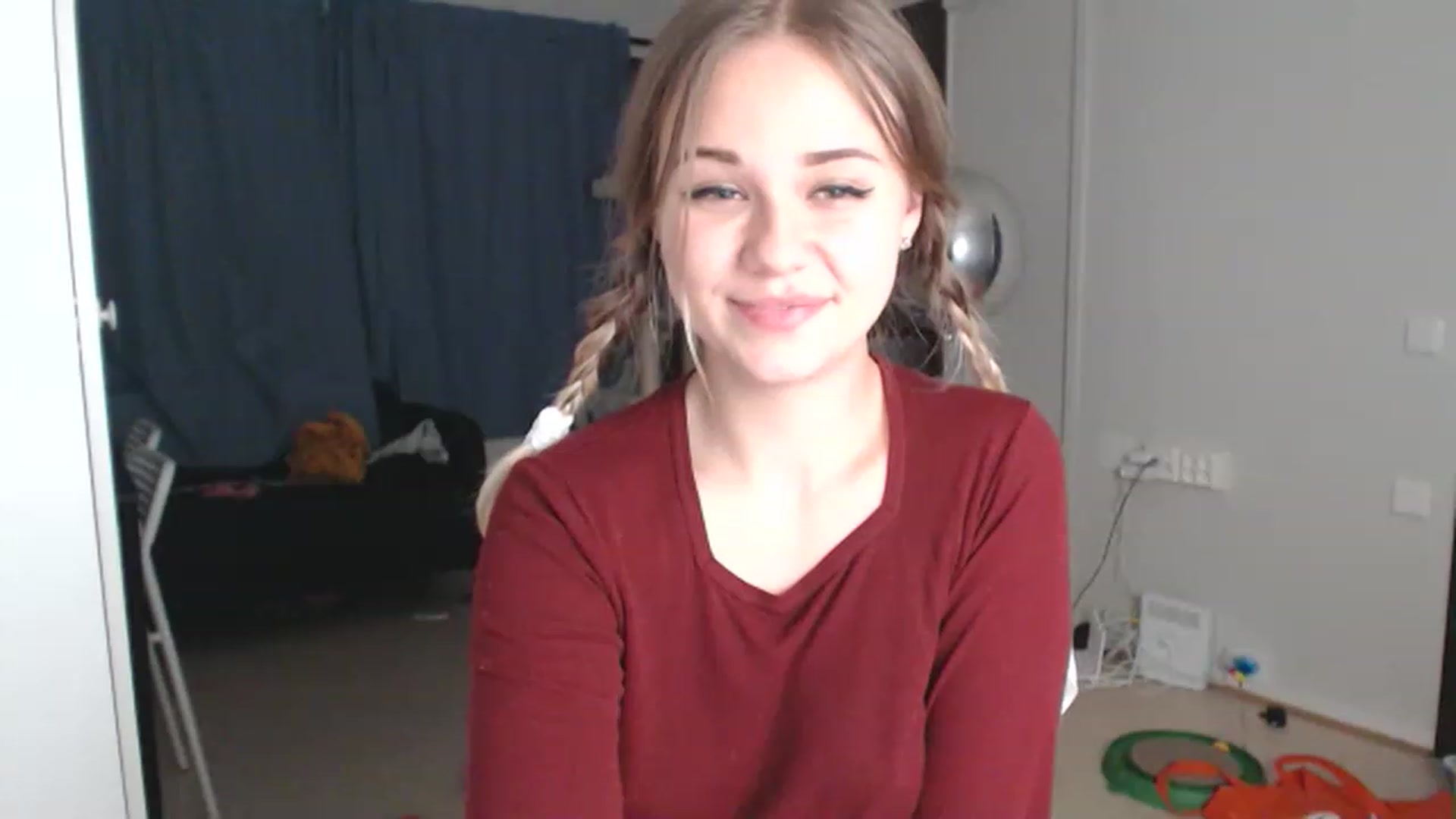 Gallery image thumbnail from Litllebaby's myfreecams stream on, 11/15/2022, 24:44 image 20 of 20