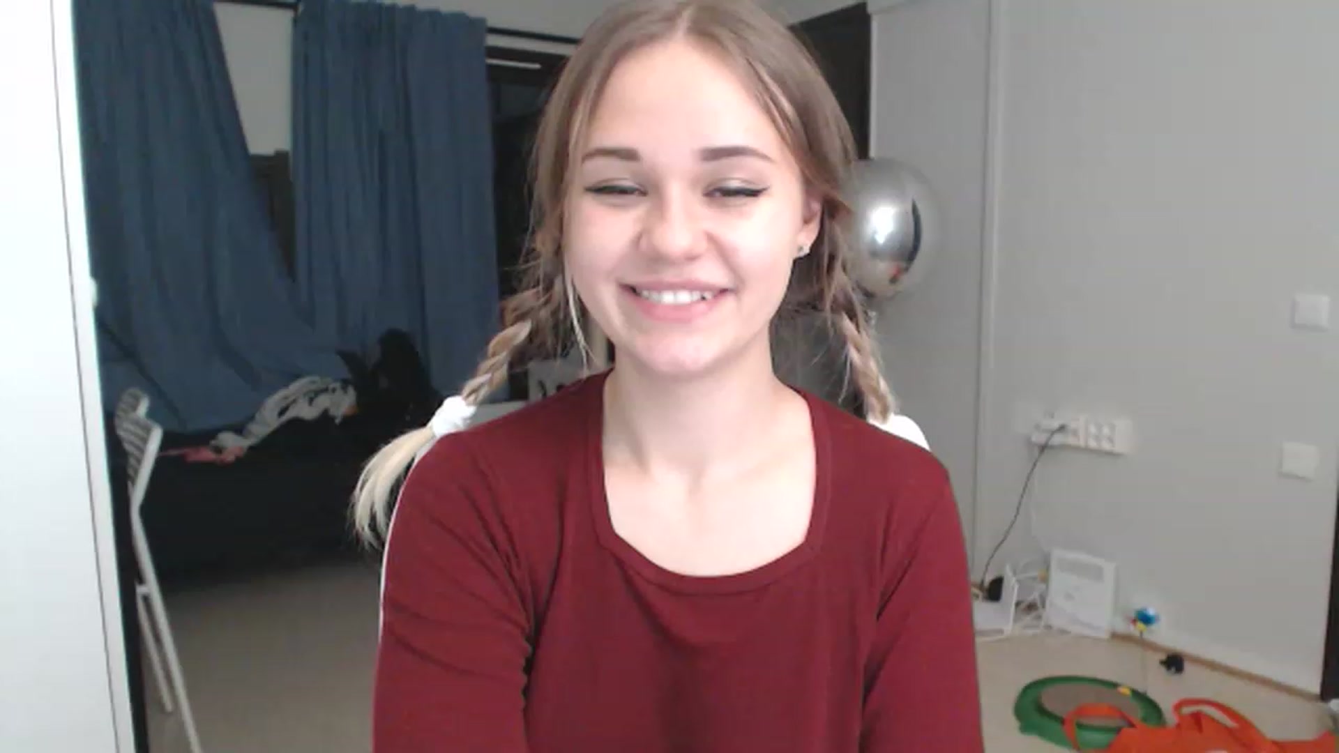 Gallery image thumbnail from Litllebaby's myfreecams stream on, 11/15/2022, 24:44 image 16 of 20