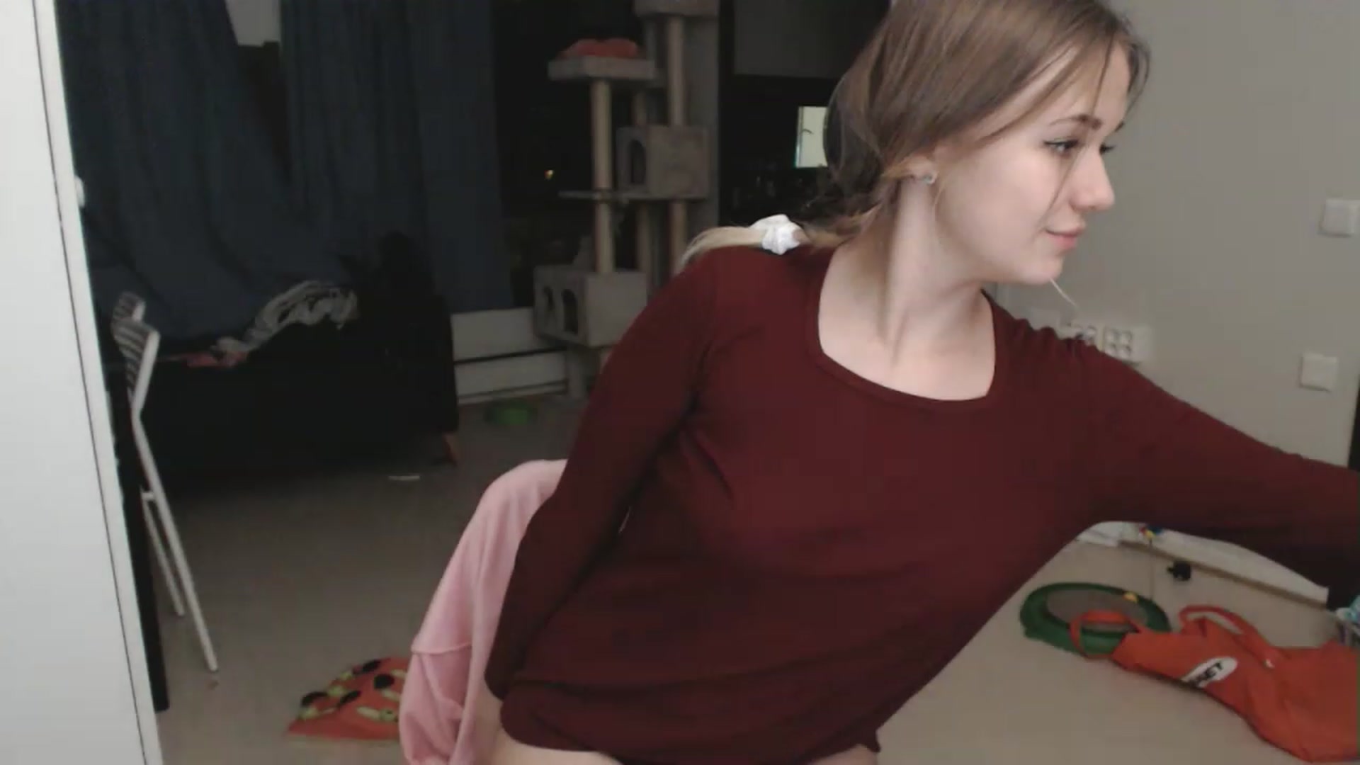 Gallery image thumbnail from Litllebaby's myfreecams stream on, 11/15/2022, 24:44 image 2 of 20