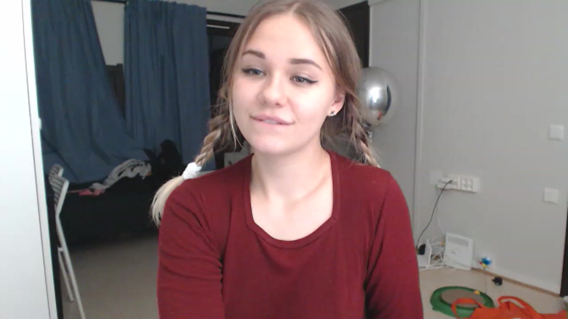 Gallery image thumbnail from Litllebaby's myfreecams stream on, 11/15/2022, 24:44 image 17 of 20