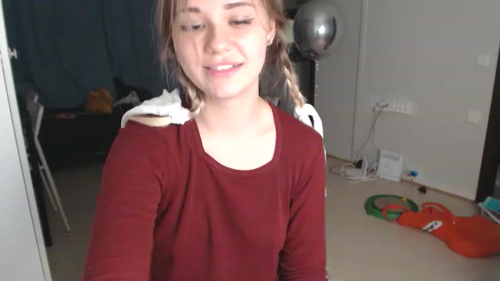 Gallery image thumbnail from Litllebaby's myfreecams stream on, 11/15/2022, 01:11 image 1 of 20