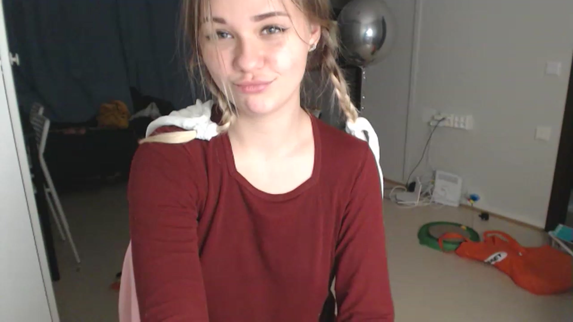 Gallery image thumbnail from Litllebaby's myfreecams stream on, 11/15/2022, 01:11 image 6 of 20