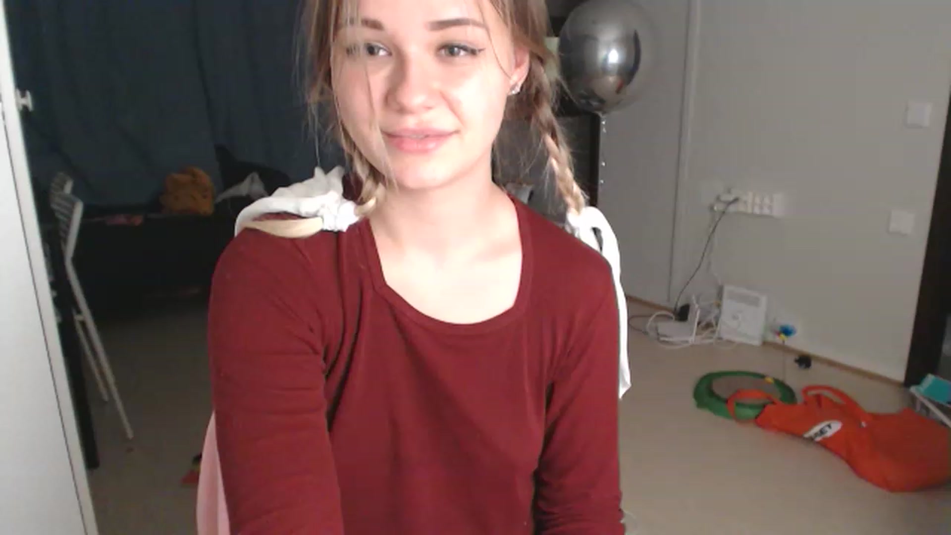 Gallery image thumbnail from Litllebaby's myfreecams stream on, 11/15/2022, 01:11 image 2 of 20