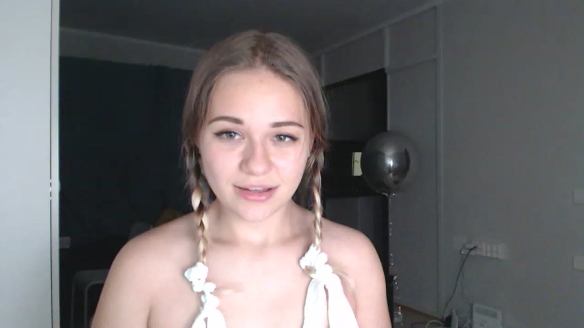 Gallery image thumbnail from Litllebaby's myfreecams stream on, 11/16/2022, 01:37 image 7 of 20