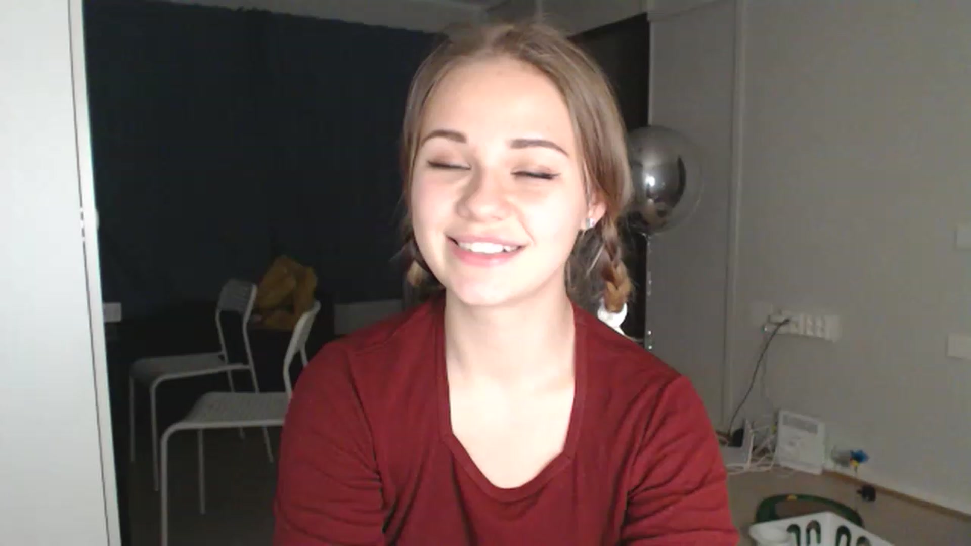 Gallery image thumbnail from Litllebaby's myfreecams stream on, 11/16/2022, 01:37 image 10 of 20