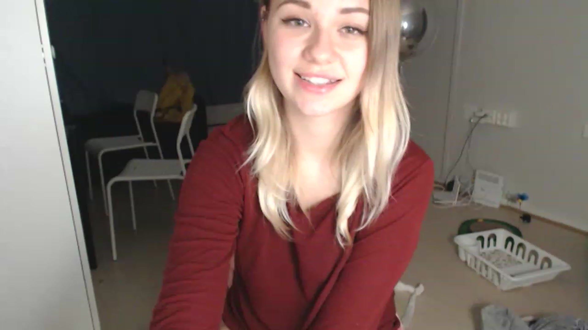 Gallery image thumbnail from Litllebaby's myfreecams stream on, 11/16/2022, 02:37 image 10 of 20