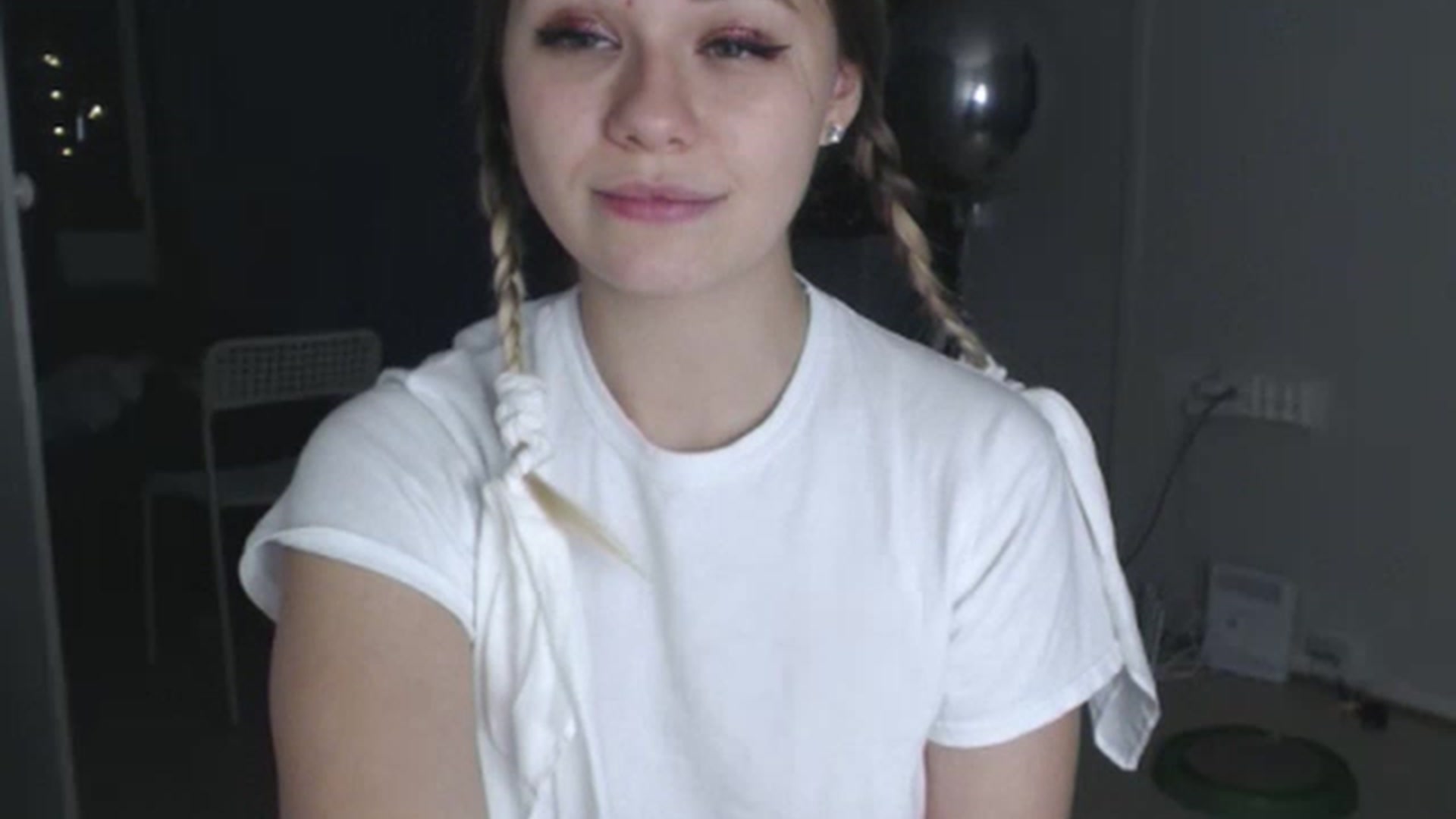 Gallery image thumbnail from Litllebaby's myfreecams stream on, 11/17/2022, 02:23 image 9 of 20