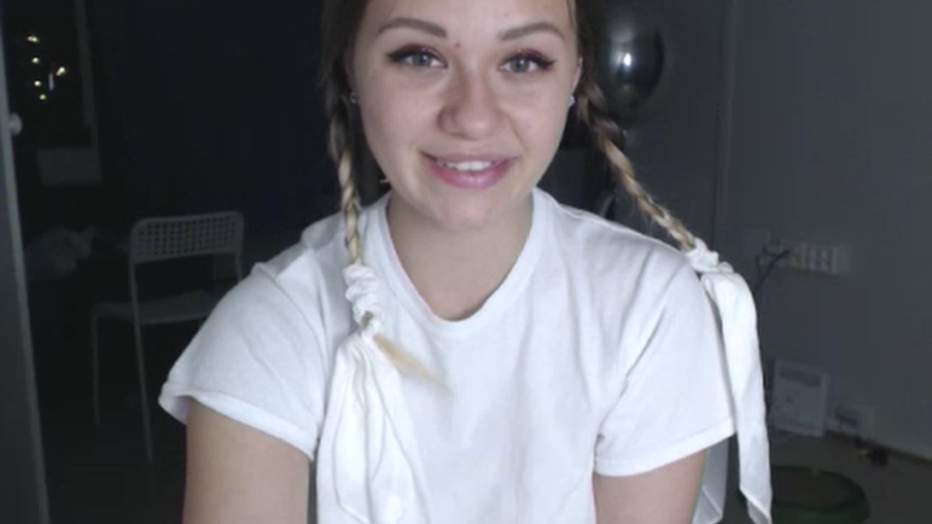 Gallery image thumbnail from Litllebaby's myfreecams stream on, 11/17/2022, 02:23 image 15 of 20