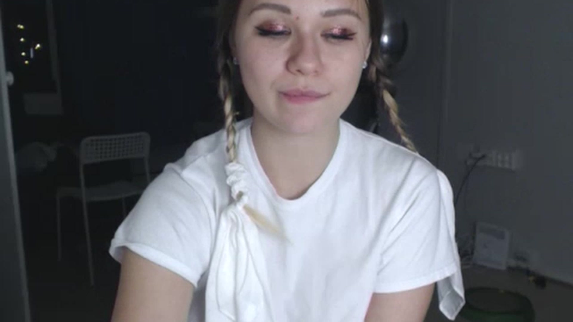 Gallery image thumbnail from Litllebaby's myfreecams stream on, 11/17/2022, 02:23 image 11 of 20