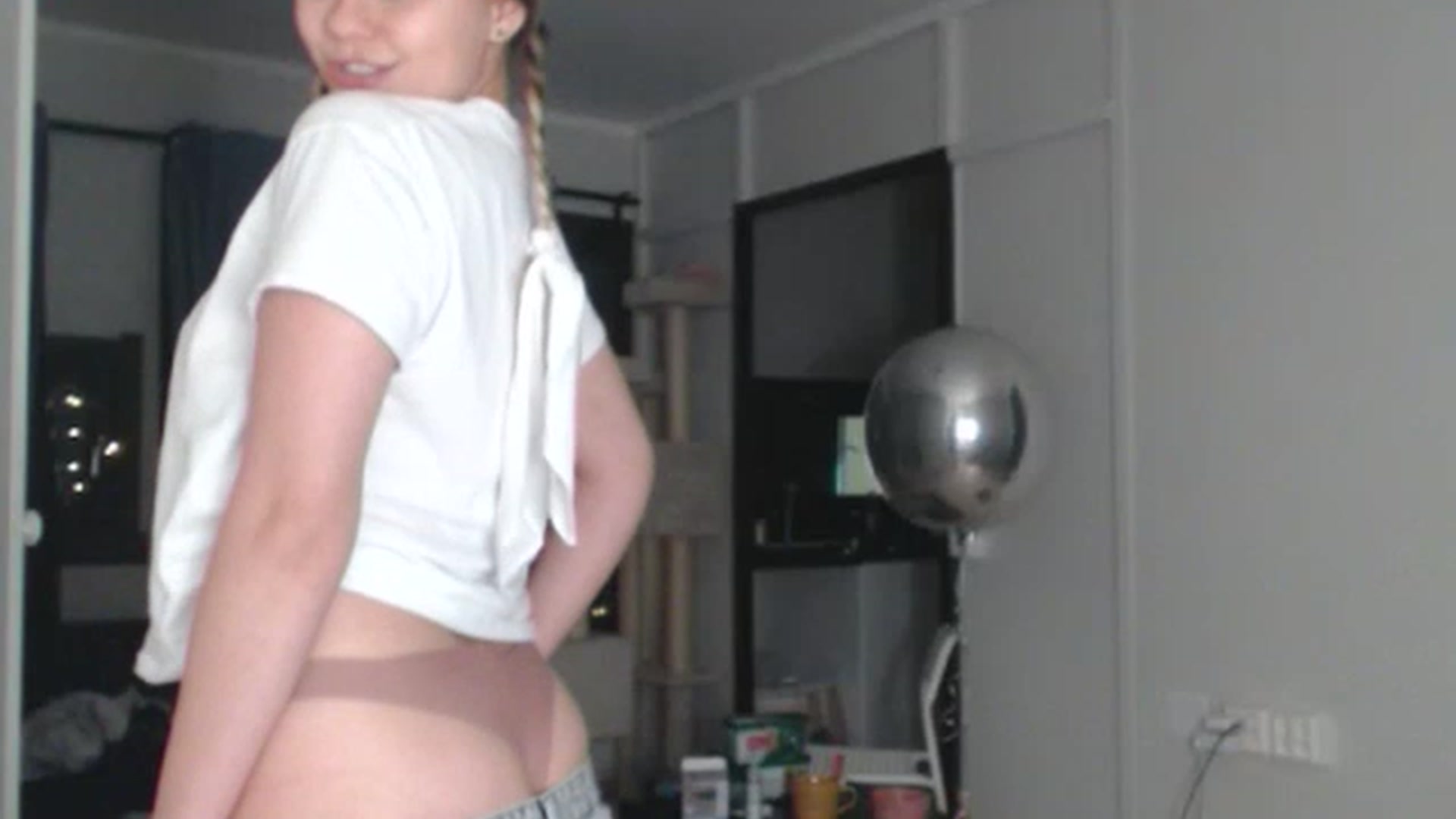 Gallery image thumbnail from Litllebaby's myfreecams stream on, 11/17/2022, 02:23 image 17 of 20