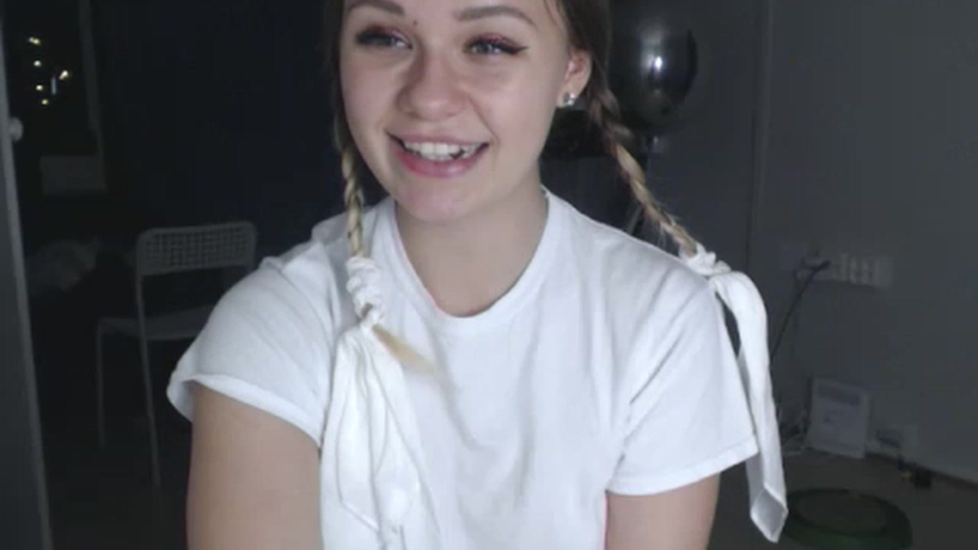 Gallery image thumbnail from Litllebaby's myfreecams stream on, 11/17/2022, 02:23 image 14 of 20