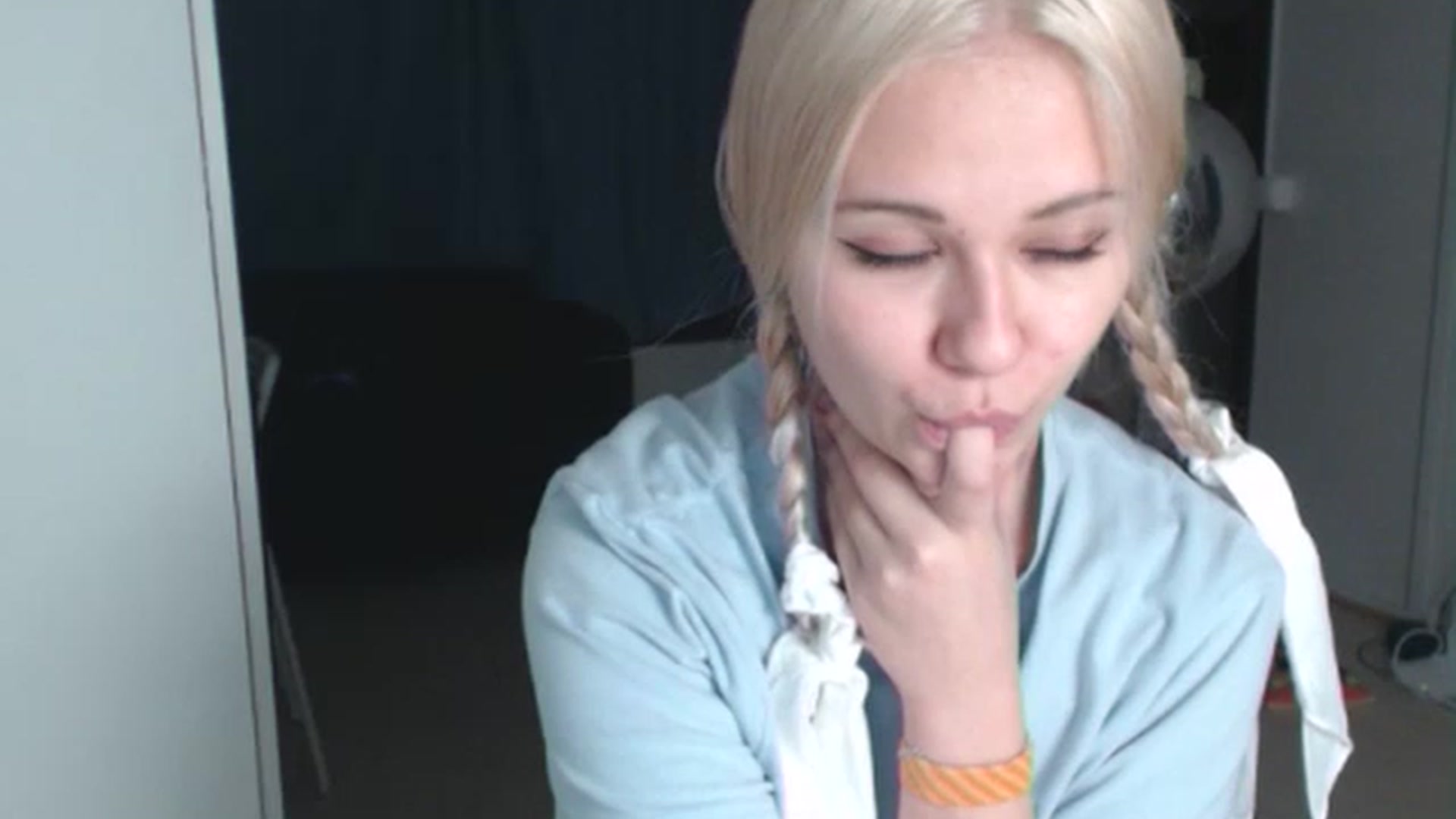 Gallery image thumbnail from Litllebaby's myfreecams stream on, 11/19/2022, 01:22 image 17 of 20