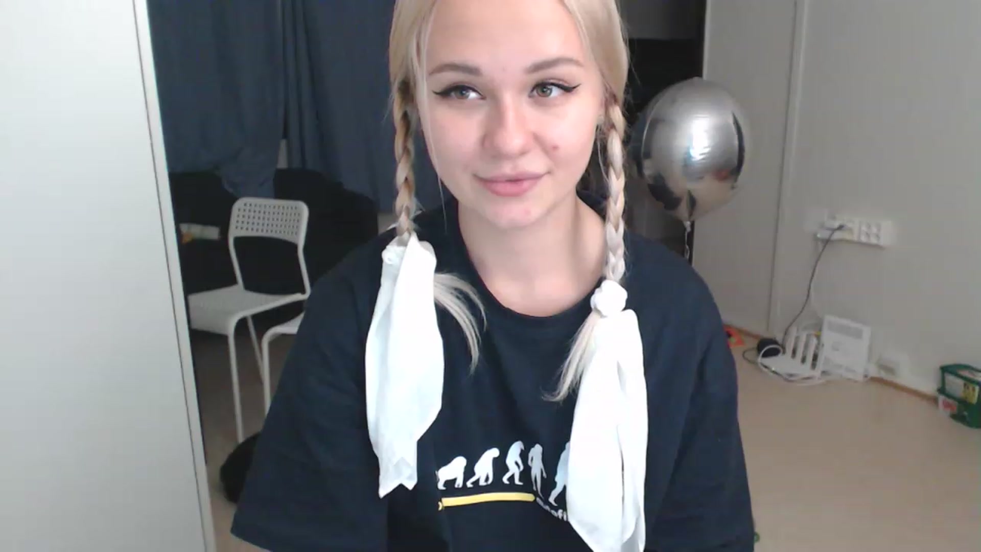Gallery image thumbnail from Litllebaby's myfreecams stream on, 11/21/2022, 02:30 image 6 of 20