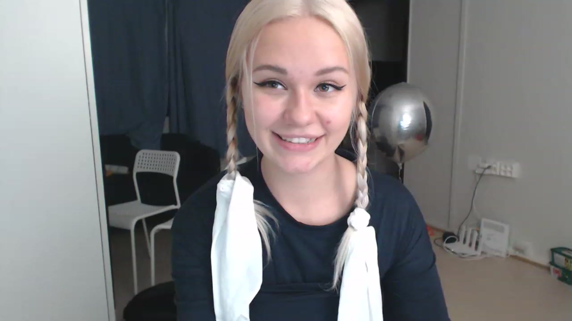 Gallery image thumbnail from Litllebaby's myfreecams stream on, 11/21/2022, 02:30 image 12 of 20