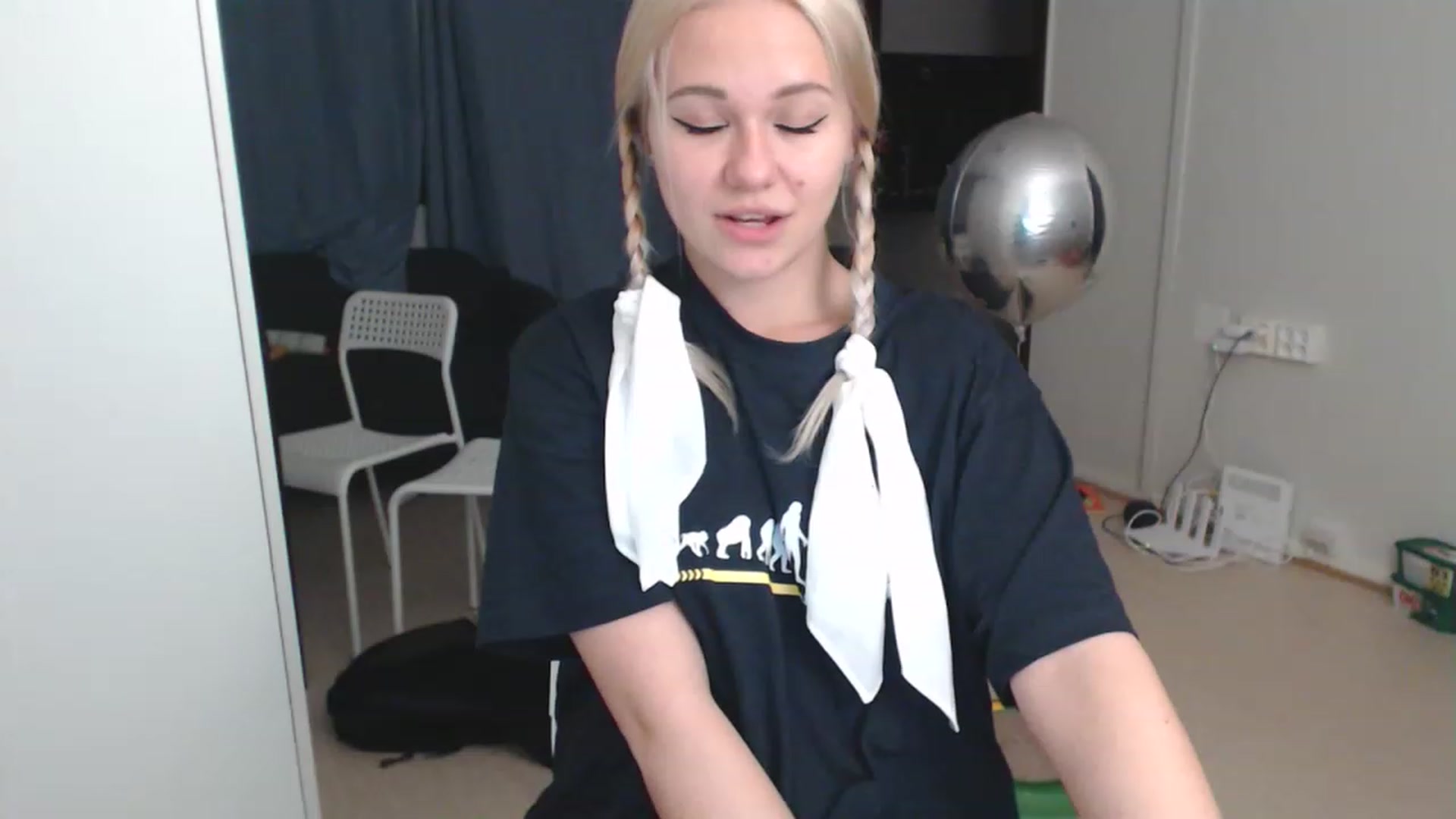 Gallery image thumbnail from Litllebaby's myfreecams stream on, 11/21/2022, 02:30 image 7 of 20