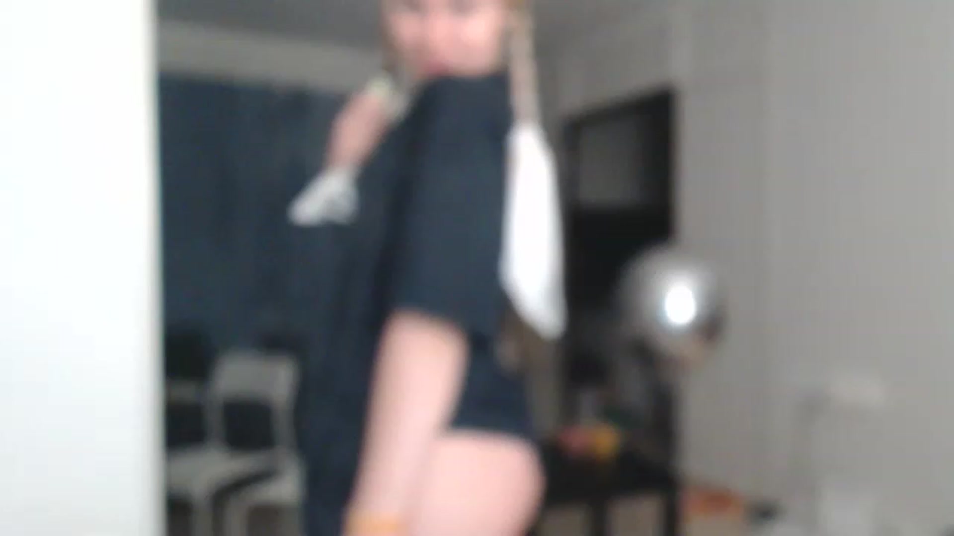 Gallery image thumbnail from Litllebaby's myfreecams stream on, 11/21/2022, 02:30 image 16 of 20