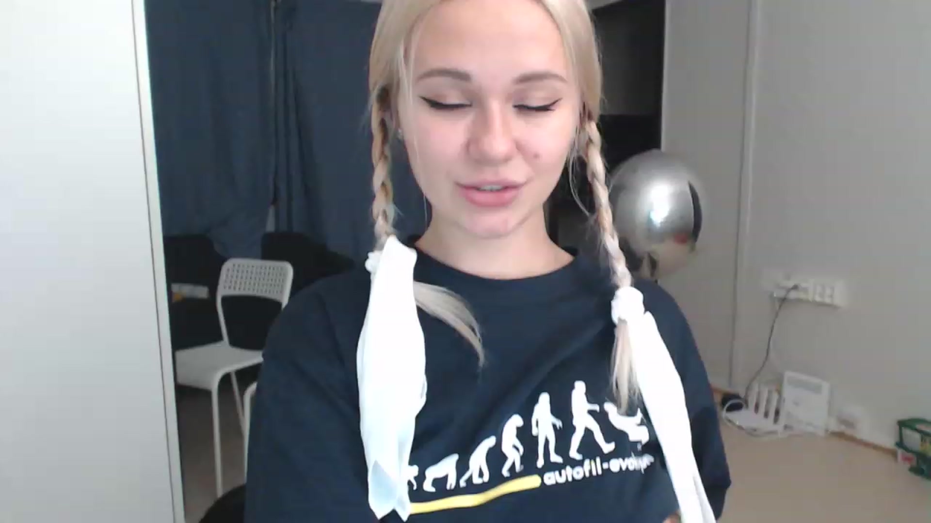 Gallery image thumbnail from Litllebaby's myfreecams stream on, 11/21/2022, 02:30 image 1 of 20