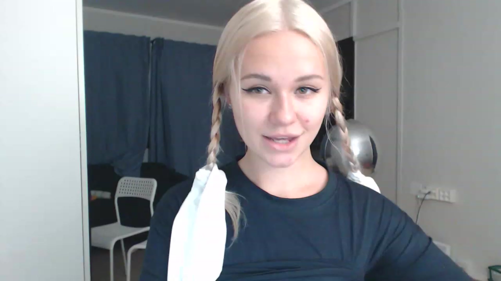 Gallery image thumbnail from Litllebaby's myfreecams stream on, 11/21/2022, 02:30 image 10 of 20