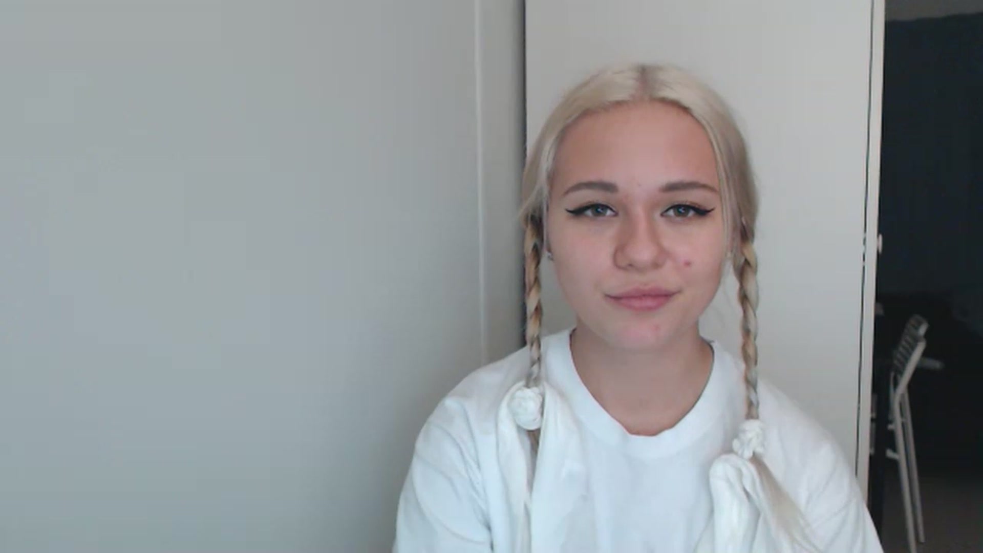 Gallery image thumbnail from Litllebaby's myfreecams stream on, 11/21/2022, 03:51 image 17 of 20