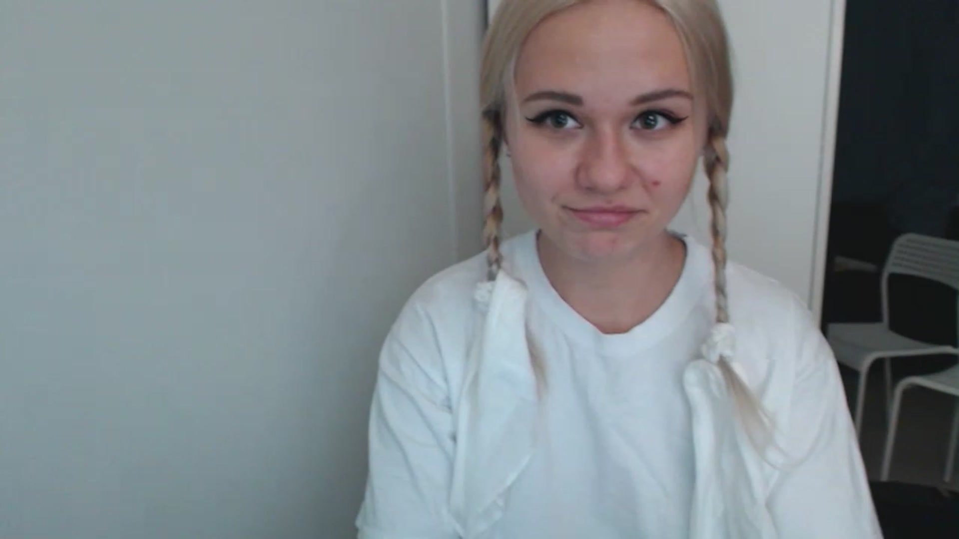 Gallery image thumbnail from Litllebaby's myfreecams stream on, 11/21/2022, 03:51 image 11 of 20