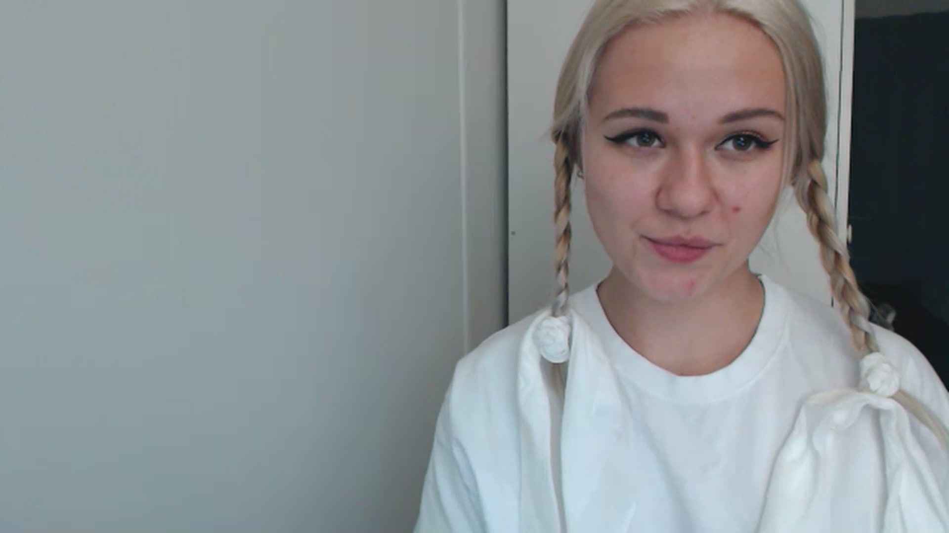 Gallery image thumbnail from Litllebaby's myfreecams stream on, 11/21/2022, 03:51 image 18 of 20
