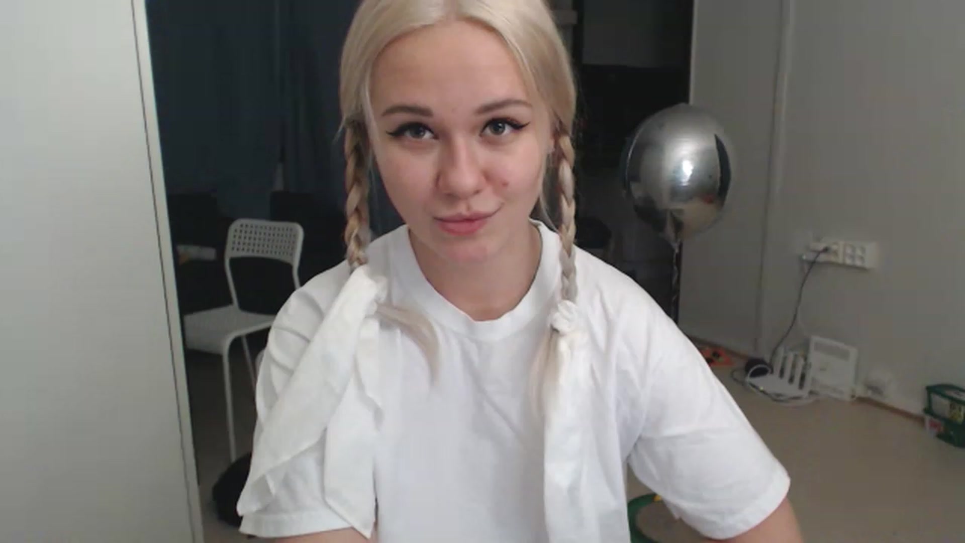 Gallery image thumbnail from Litllebaby's myfreecams stream on, 11/21/2022, 03:51 image 3 of 20