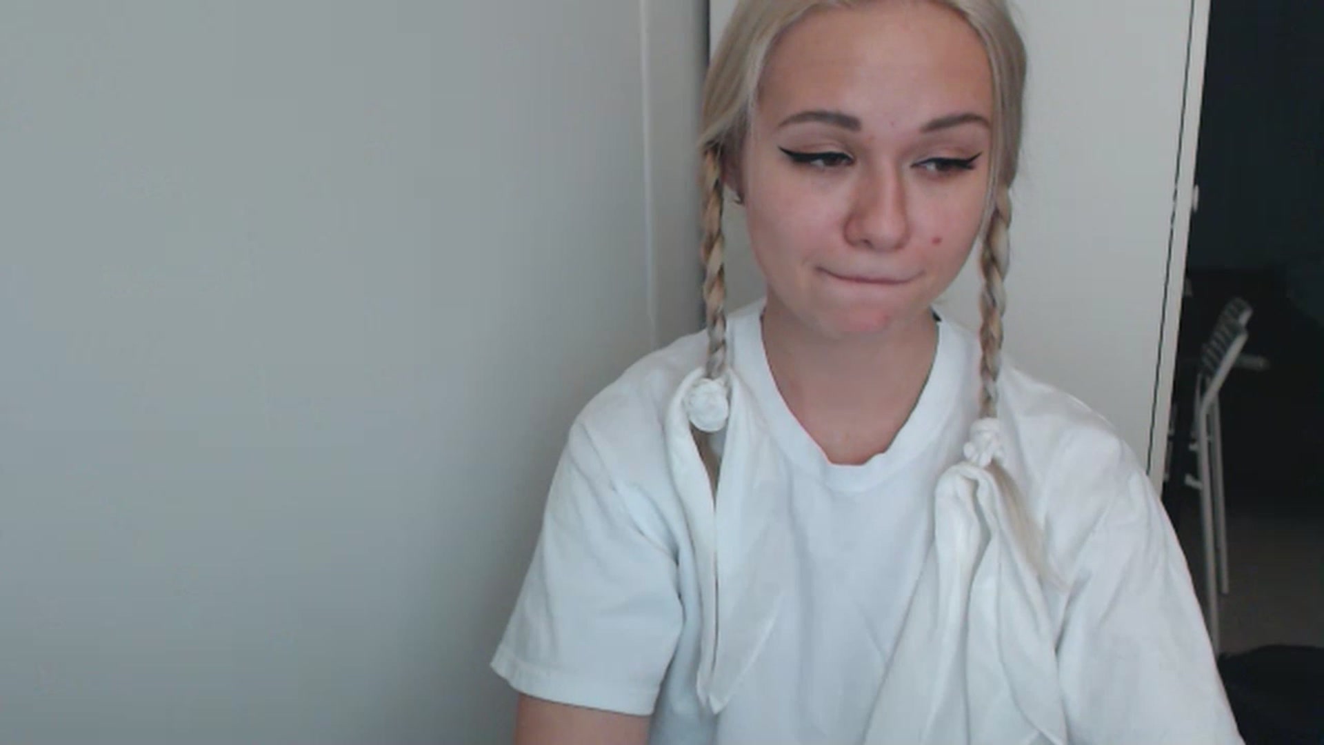 Gallery image thumbnail from Litllebaby's myfreecams stream on, 11/21/2022, 03:51 image 20 of 20