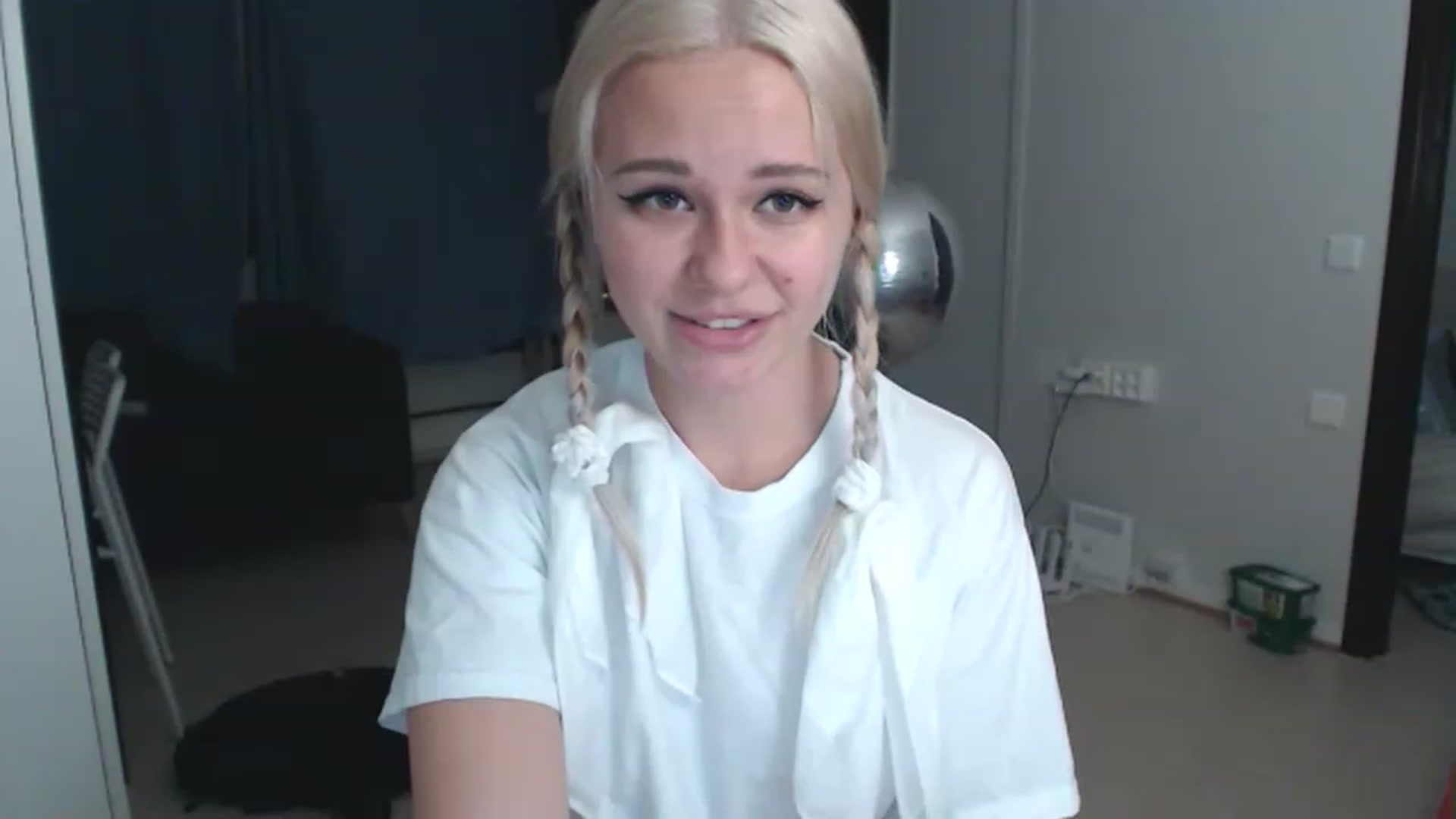 Gallery image thumbnail from Litllebaby's myfreecams stream on, 11/21/2022, 06:26 image 20 of 20