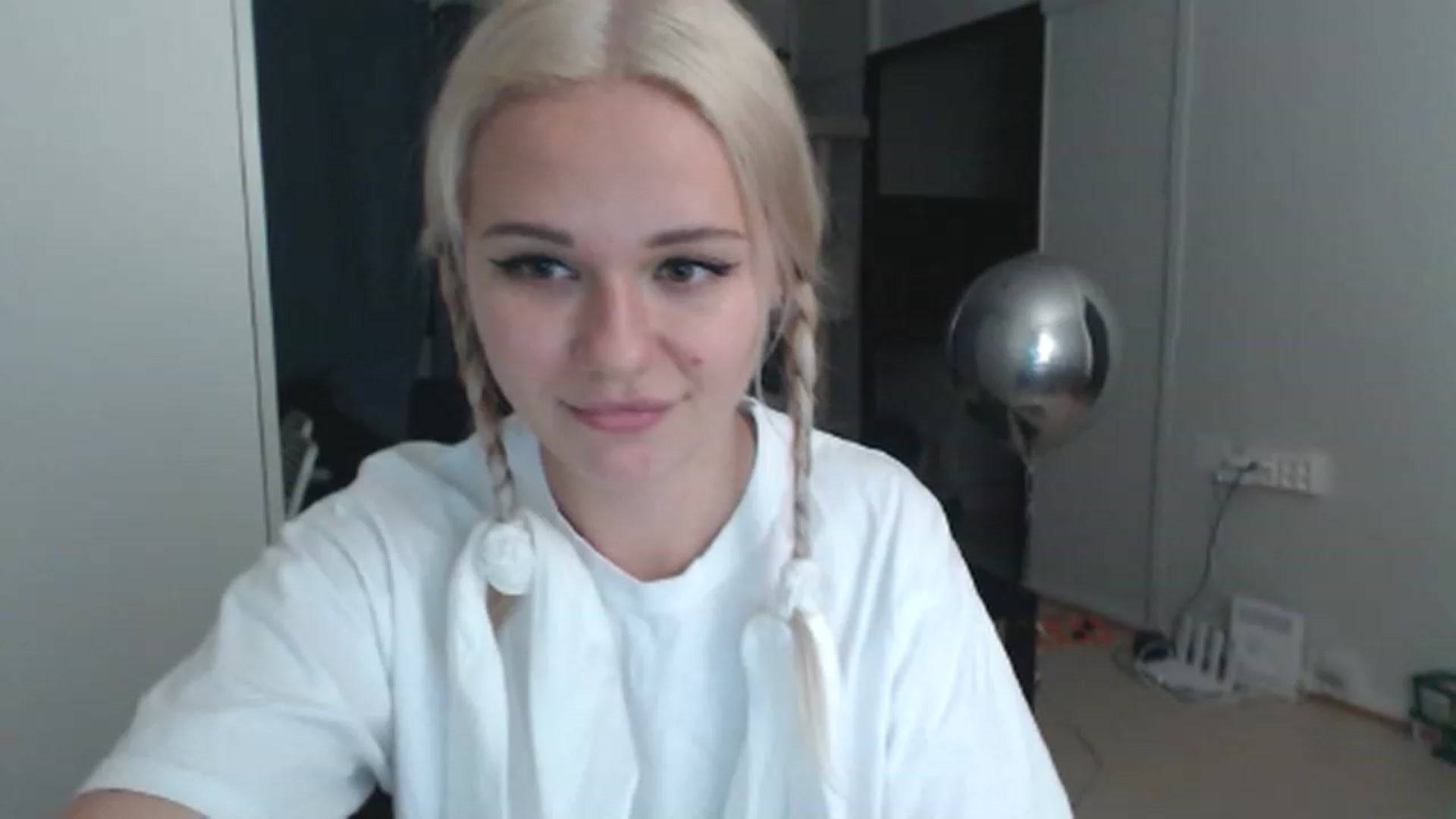 Gallery image thumbnail from Litllebaby's myfreecams stream on, 11/21/2022, 06:26 image 2 of 20