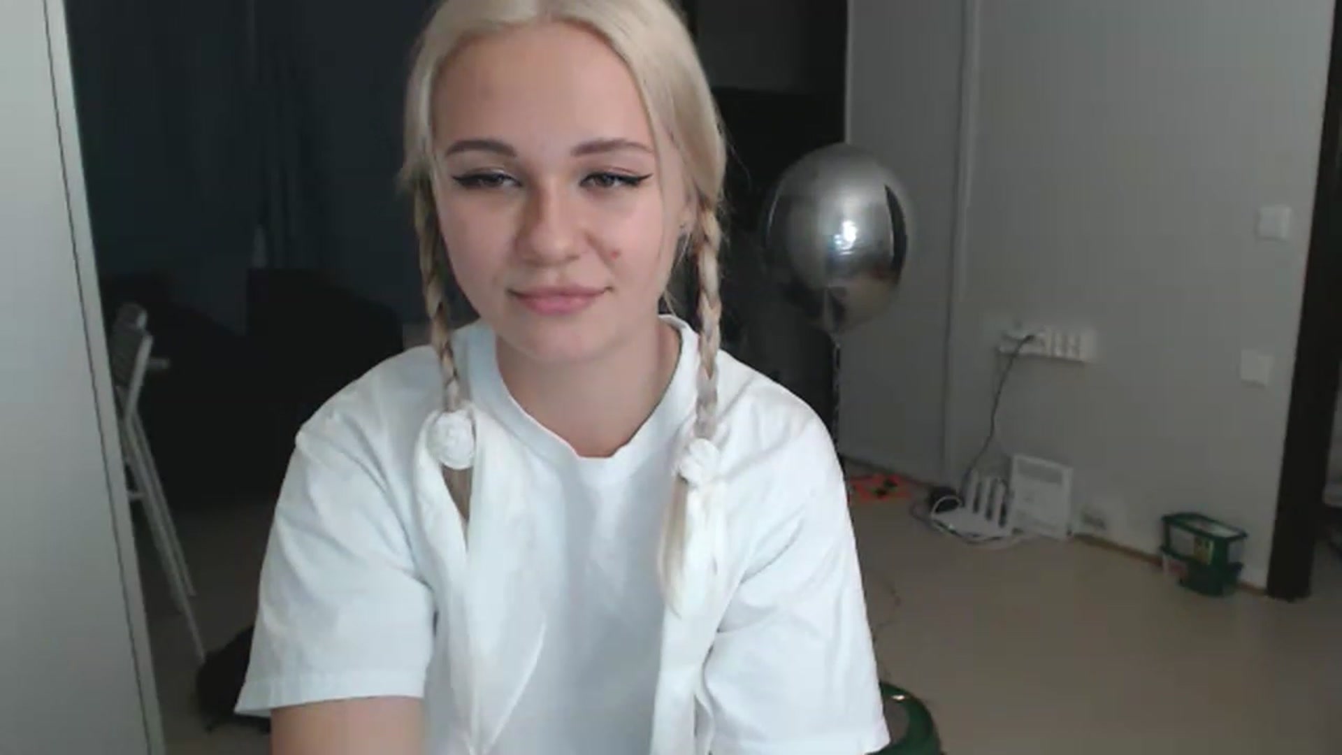 Gallery image thumbnail from Litllebaby's myfreecams stream on, 11/21/2022, 06:26 image 6 of 20
