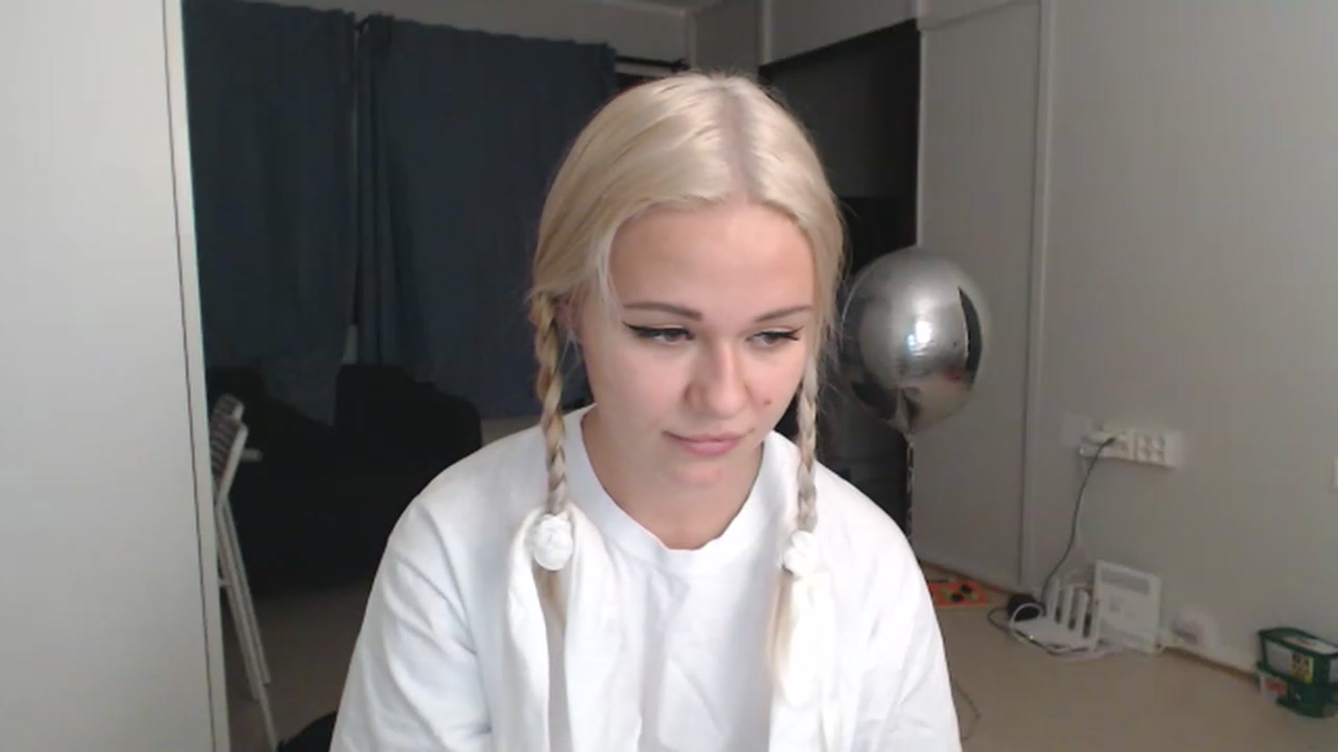 Gallery image thumbnail from Litllebaby's myfreecams stream on, 11/21/2022, 06:26 image 4 of 20