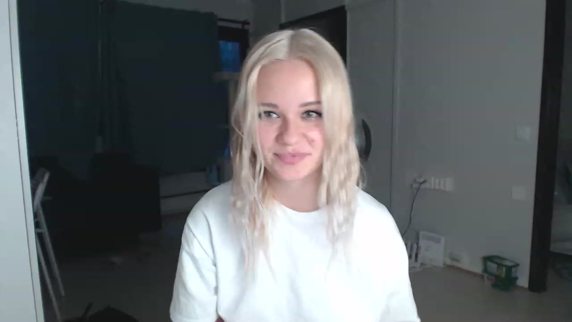 Gallery image thumbnail from Litllebaby's myfreecams stream on, 11/21/2022, 07:19 image 8 of 20