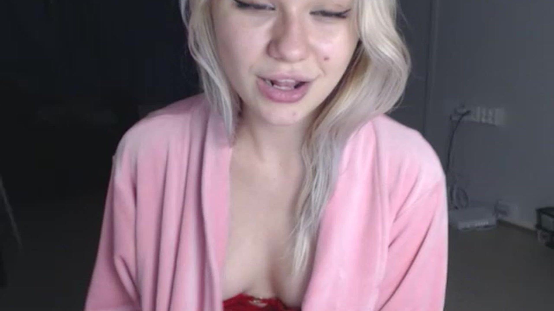 Gallery image thumbnail from Litllebaby's myfreecams stream on, 11/22/2022, 01:15 image 7 of 20