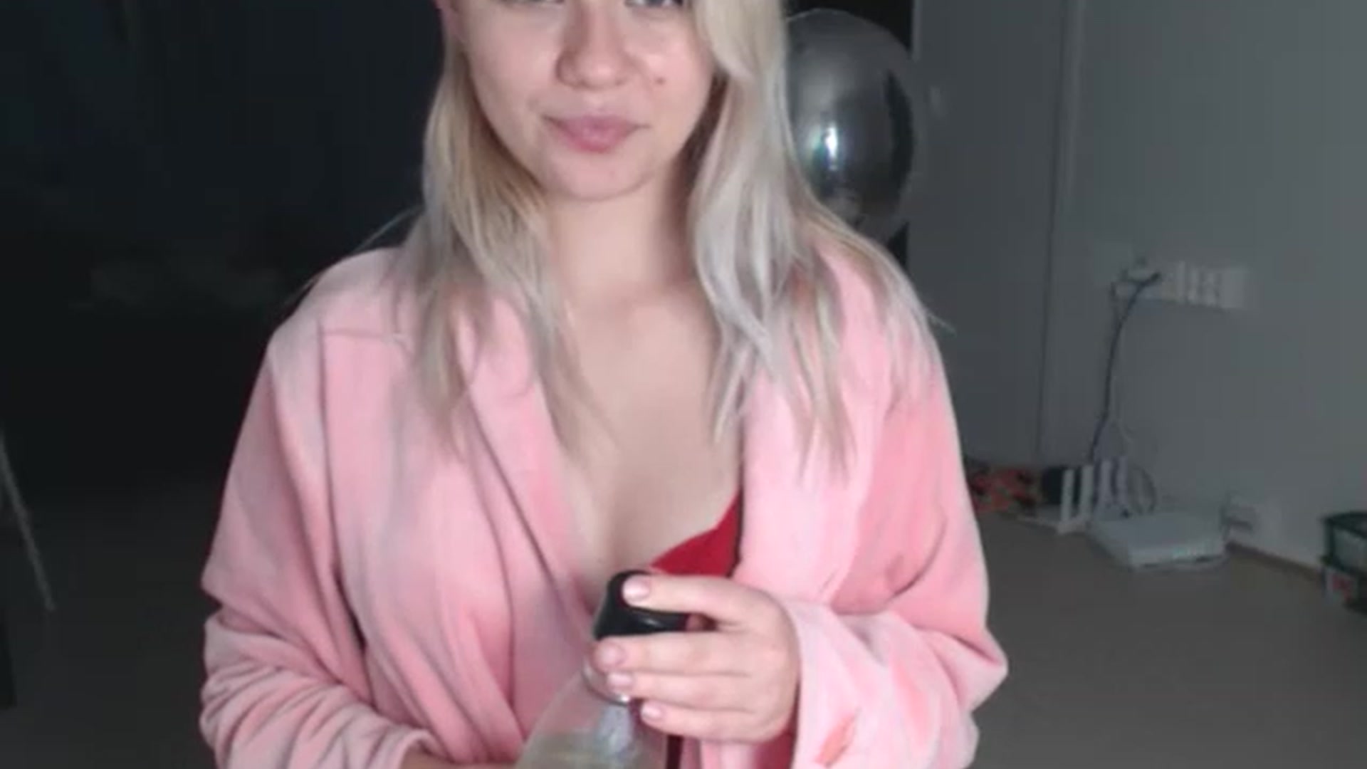 Gallery image thumbnail from Litllebaby's myfreecams stream on, 11/22/2022, 01:15 image 10 of 20