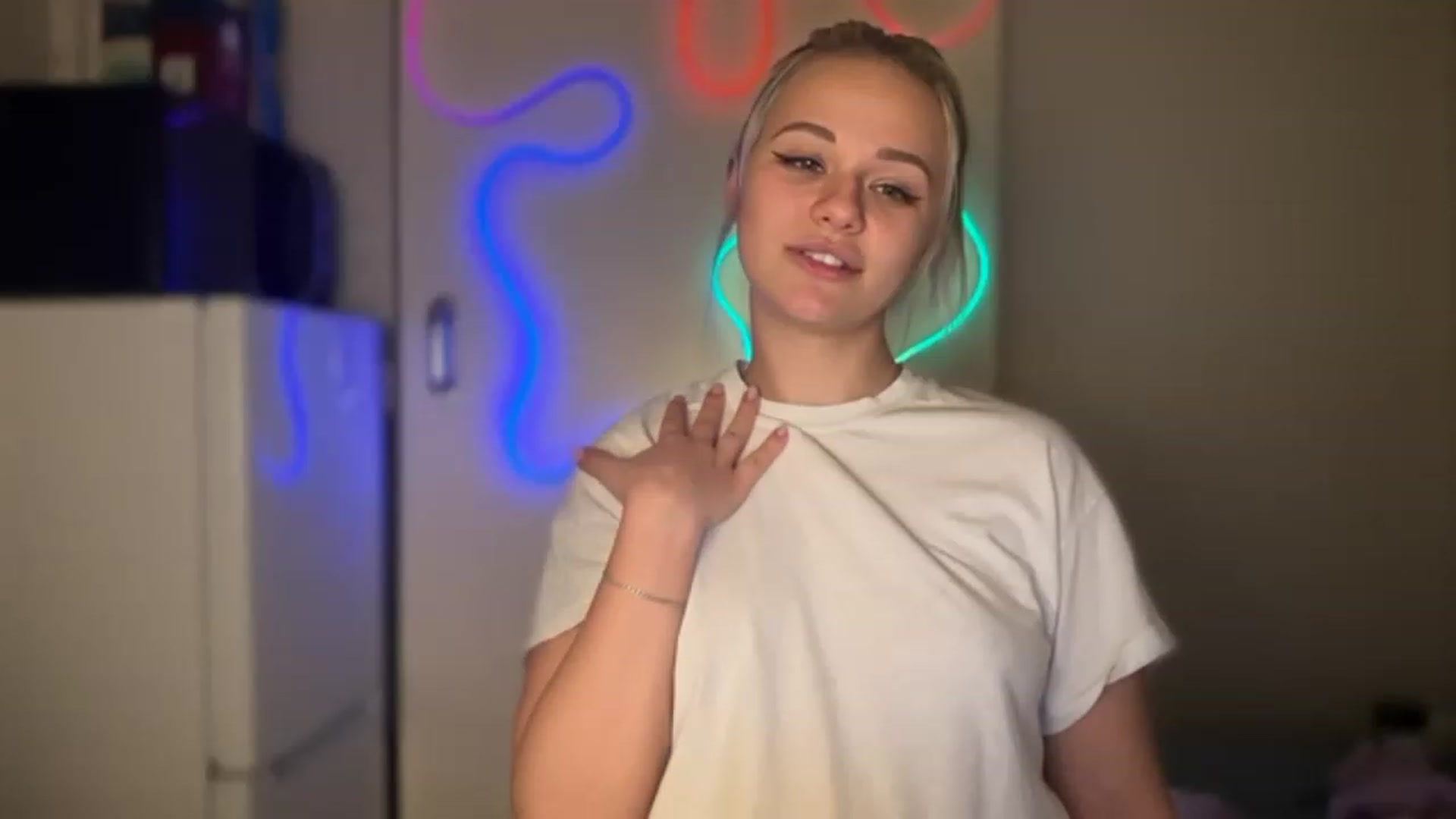 Gallery image thumbnail from Litllebaby's myfreecams stream on, 01/30/2023, 22:29 image 15 of 20