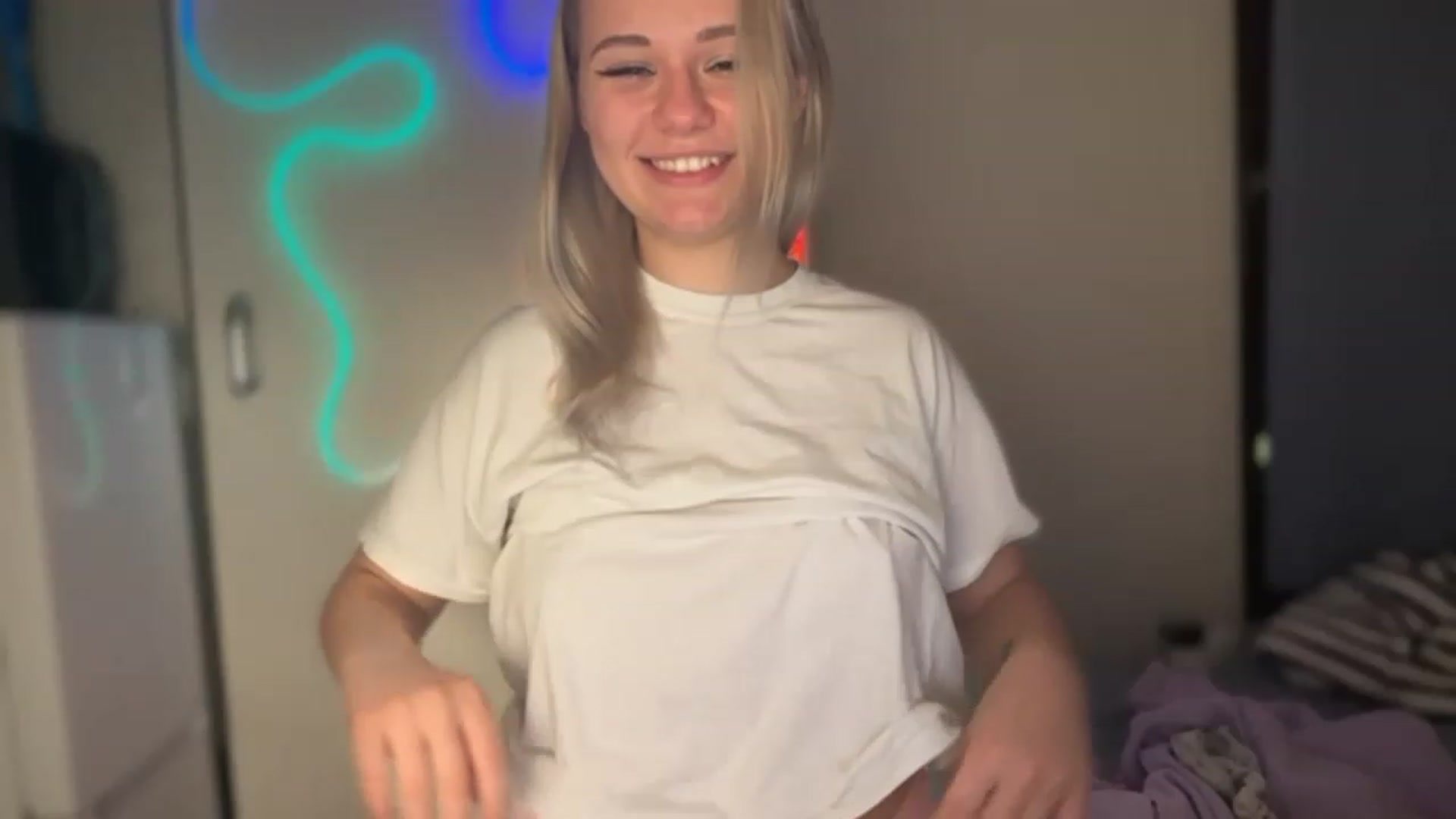 Gallery image thumbnail from Litllebaby's myfreecams stream on, 01/30/2023, 22:29 image 3 of 20