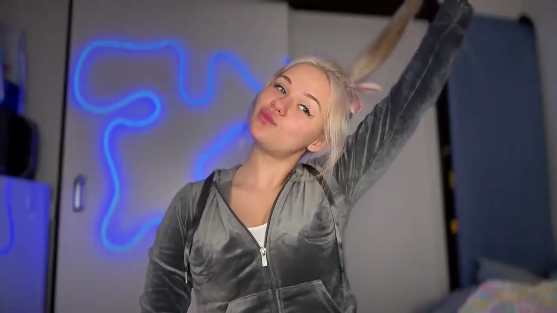 Gallery image thumbnail from Litllebaby's myfreecams stream on, 02/17/2023, 17:49 image 7 of 20
