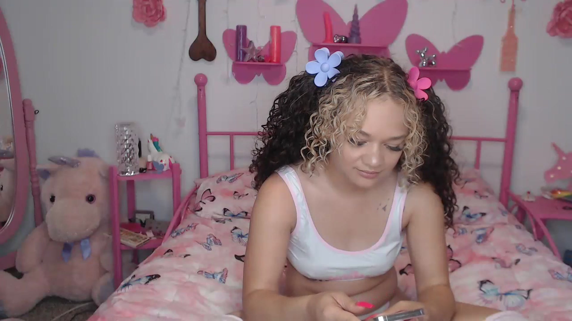 Gallery image thumbnail from LittleKikiC's myfreecams stream on, 07/20/2023, 15:44 image 13 of 20