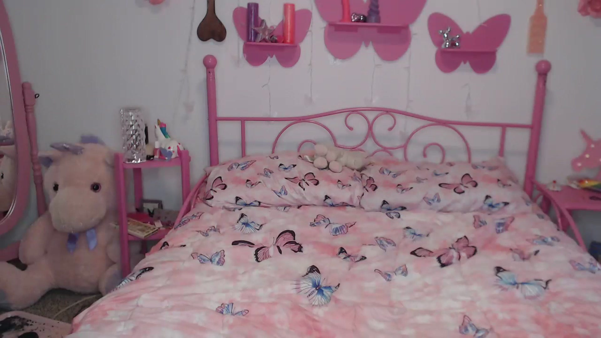 Gallery image thumbnail from LittleKikiC's myfreecams stream on, 07/20/2023, 16:07 image 2 of 20