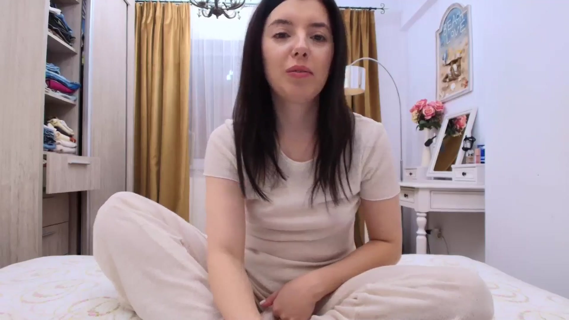 Gallery image thumbnail from LittleLady's myfreecams stream on, 12/25/2025, 14:11 image 4 of 20