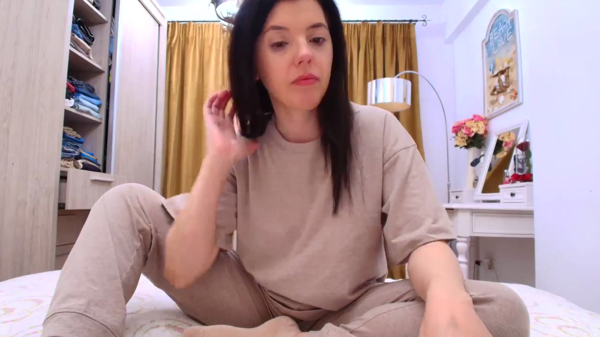 Gallery image thumbnail from LittleLady's myfreecams stream on, 05/02/2026, 13:33 image 6 of 20