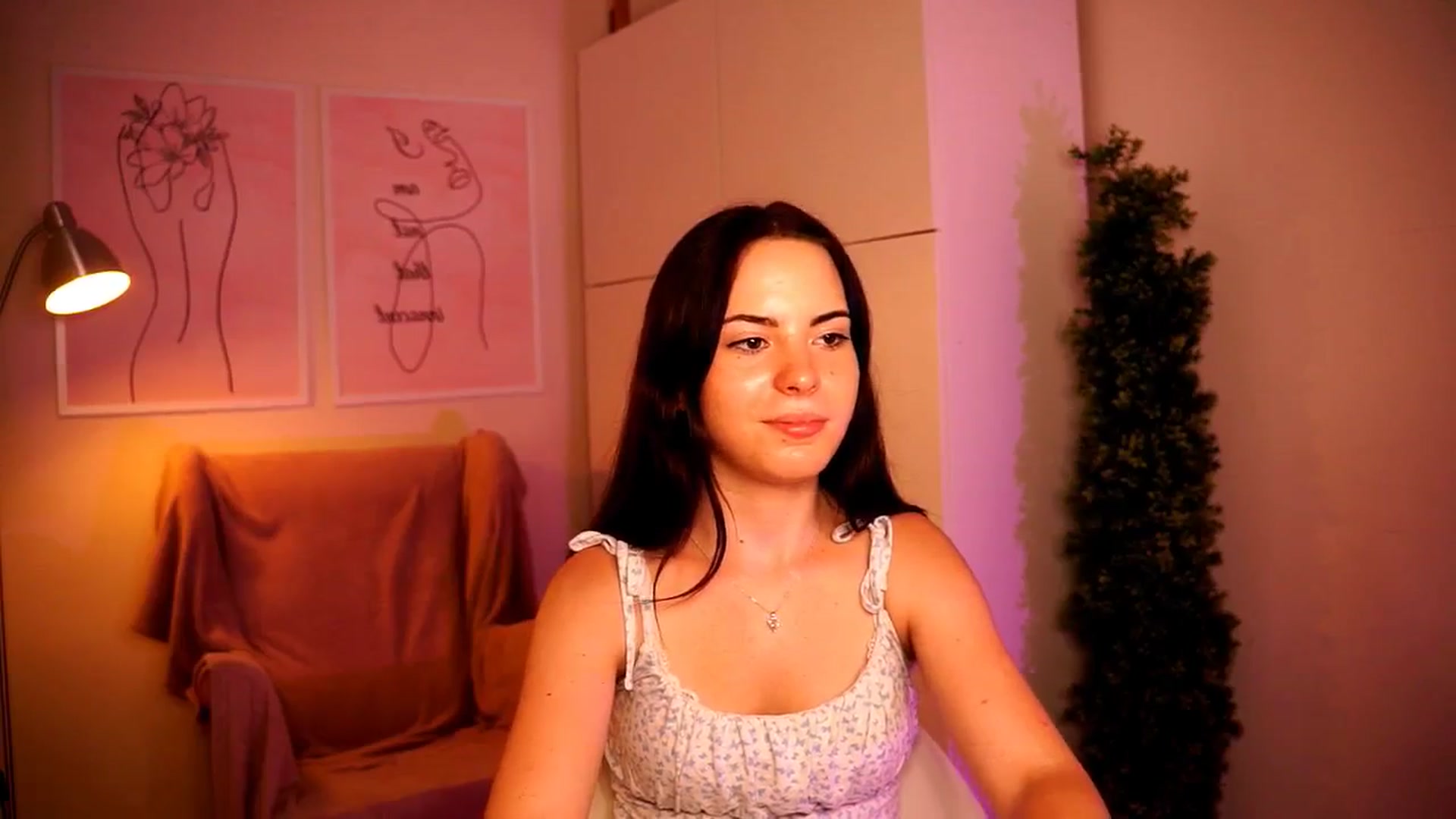 Gallery image thumbnail from LittleMelanie's myfreecams stream on, 06/28/2024, 18:15 image 16 of 20